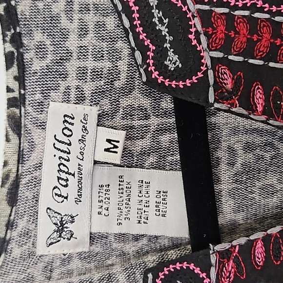 Colorful dress with beautifully stitched neckline and braided tie with bead ends - Picture 4 of 7